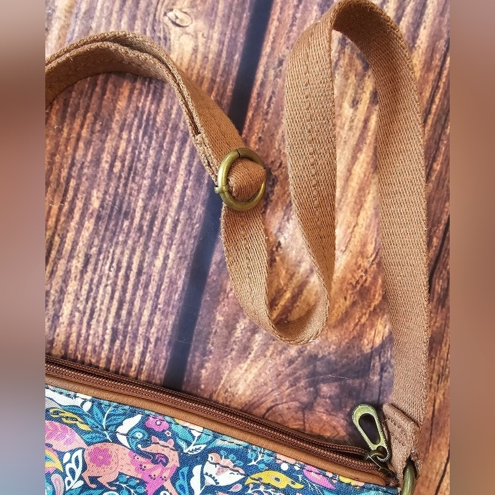 Sakroots Artist Circle Canvas Flat Crossbody Fox Woodland Bag Purse Travel - Picture 6 of 11